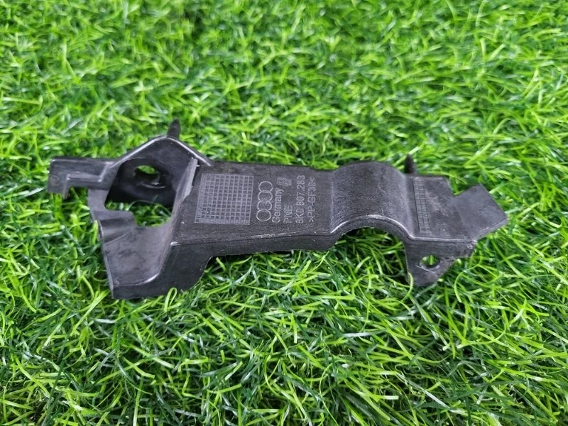 Кронштейн крепления бампера Audi A4 2009 8K0807283 B8 CDH 1.8T, передний левый