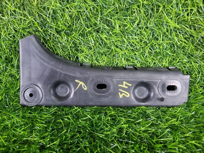 Кронштейн крепления бампера Audi A6 2000 4B0807284B C5 APR 2.8, передний правый