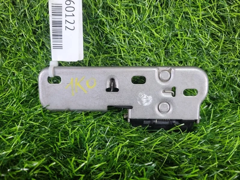 Замок капота Volkswagen Tiguan 2012 1K0823480 5N CCZ 2.0T, передний