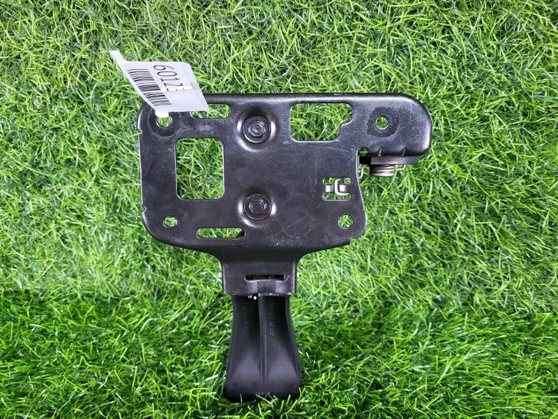 Замок капота Audi A4 2009 8T0823480 B8 CDH 1.8T, передний