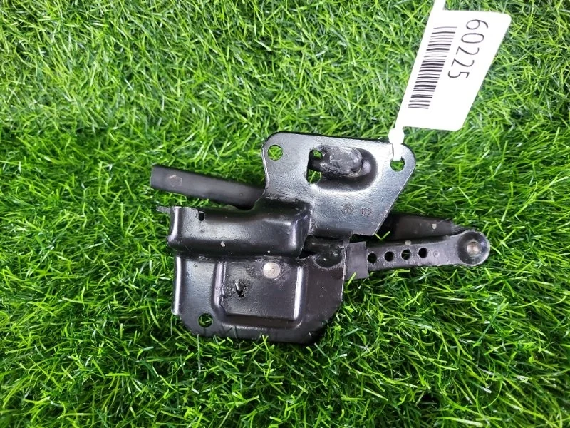 Замок капота Audi A6 Allroad 2003 4Z7823480A C5 BES 2.7T, передний