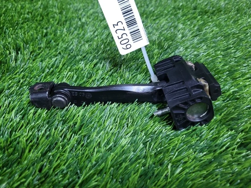 Ограничитель двери Opel Astra 13107851 L35 Z18XER, задний левый