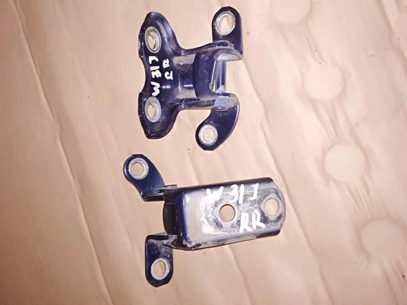 Б.у. петля двери TOYOTA PRIUS ZVW30 TOYOTA PRIUS ZVW30