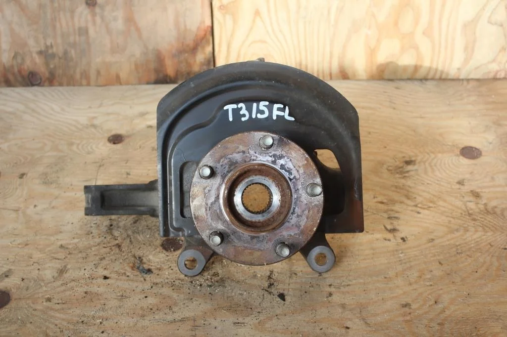 Б.у. кулак поворотный NISSAN X-TRAIL T31 NISSAN X-TRAIL T31