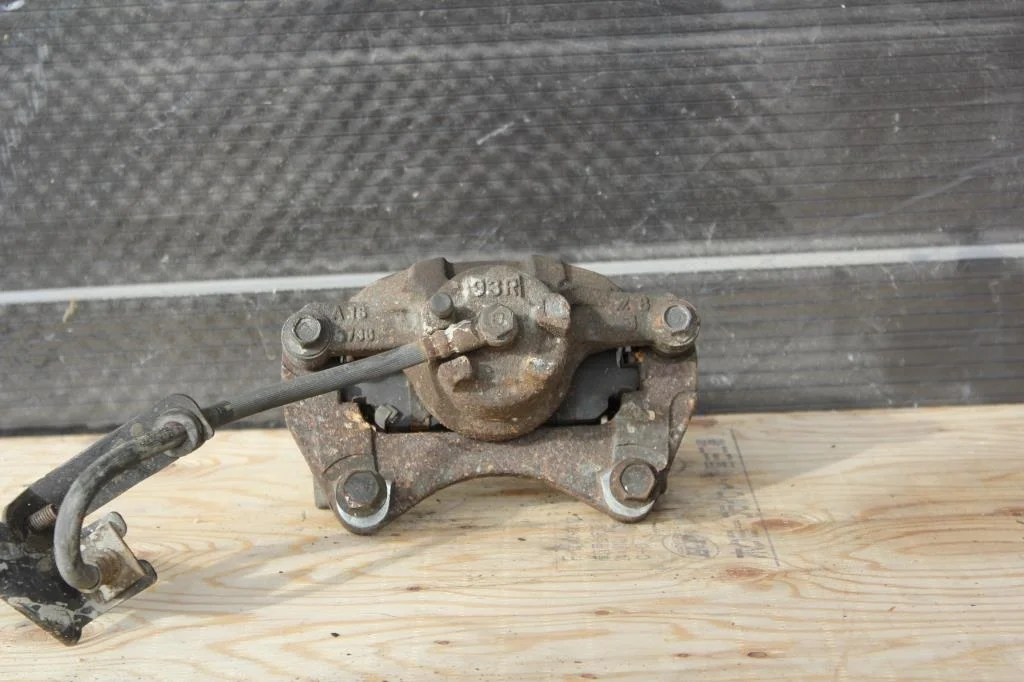 Б.у. суппорт MITSUBISHI OUTLANDER XL CW6W MITSUBISHI OUTLANDER XL CW6W