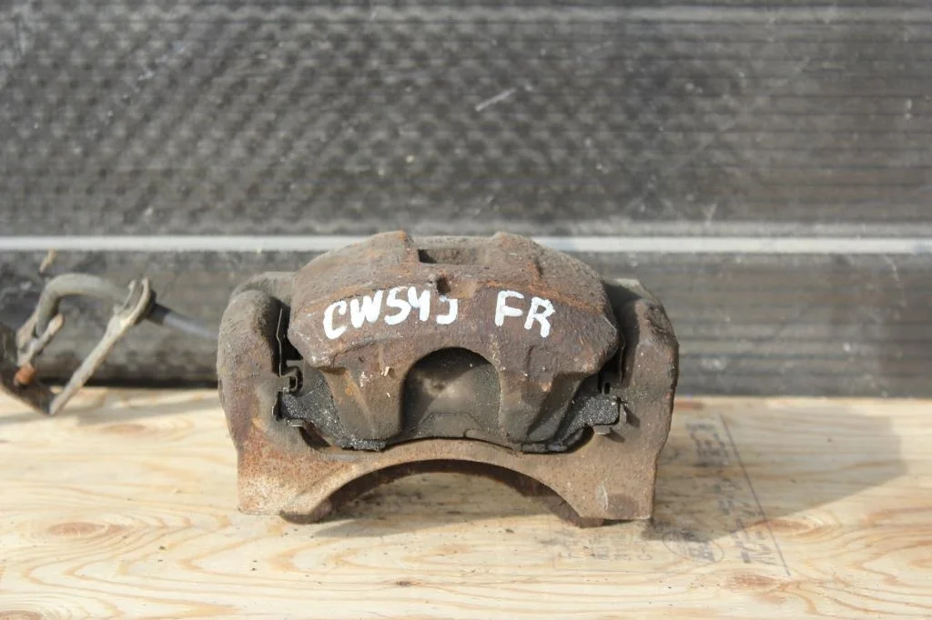 Б.у. суппорт MITSUBISHI OUTLANDER XL CW5W MITSUBISHI OUTLANDER XL CW5W