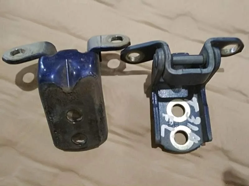 Б.у. петля двери NISSAN X-TRAIL T31 NISSAN X-TRAIL T31