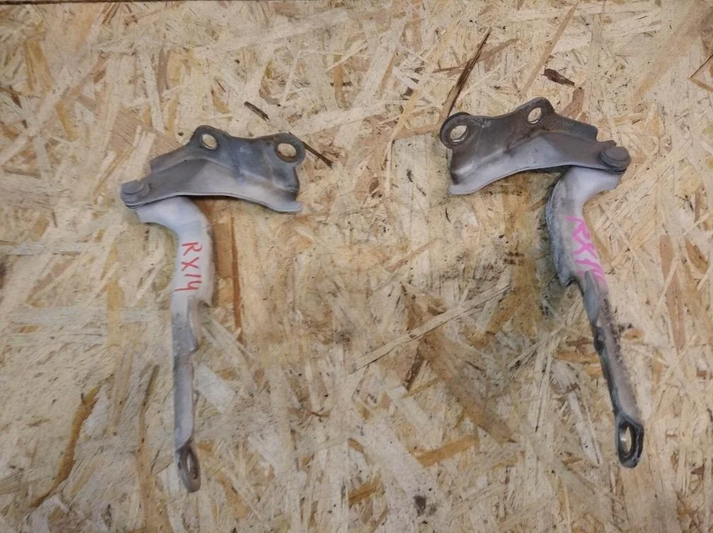 Б.у. петля капота (2шт) LEXUS RX300 MCU15 LEXUS RX300 MCU15