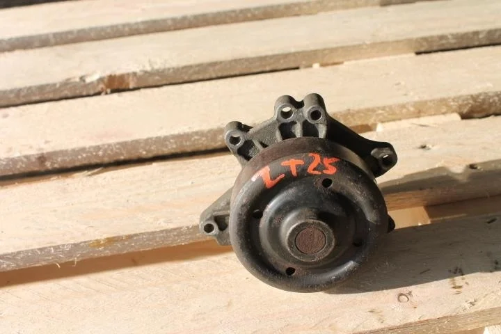 Б.у. помпа TOYOTA AVENSIS ZZT251 TOYOTA AVENSIS ZZT251