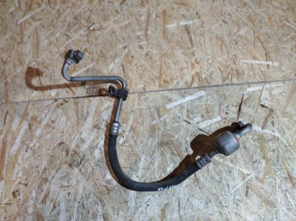 Б.у. трубка кондиционера короткая LEXUS RX300 MCU15 LEXUS RX300 MCU15