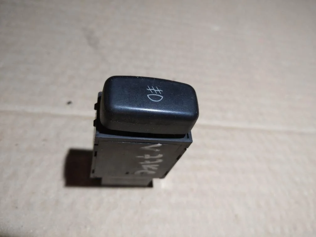 Б.у. кнопка MITSUBISHI PAJERO V77W MITSUBISHI PAJERO V77W