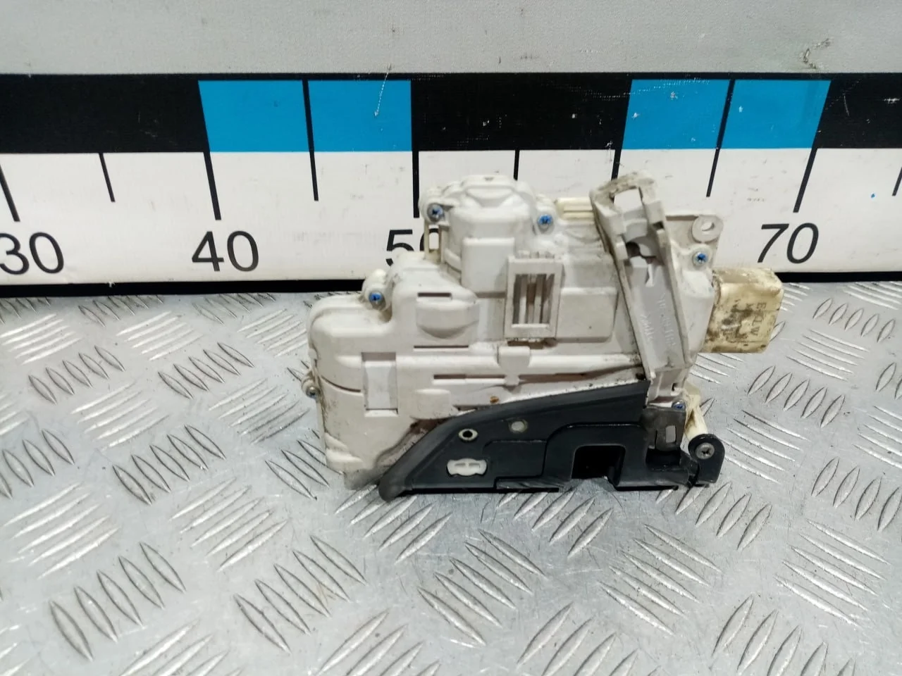 [Б/У] Замок двери задней левой [Код: 00650194 ]