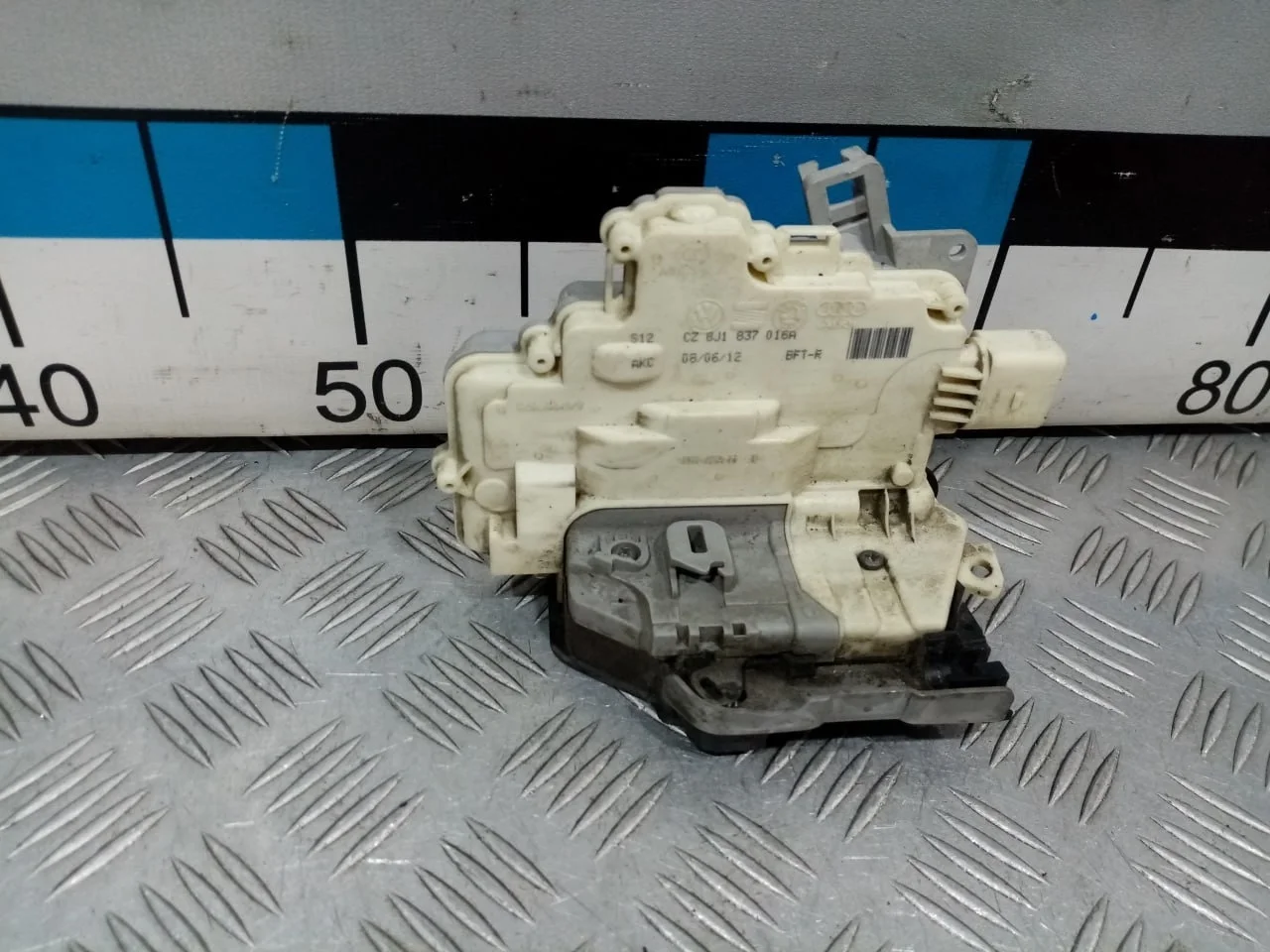 [Б/У] Замок двери передней правой Touareg 7P [Код: 00649848 ]