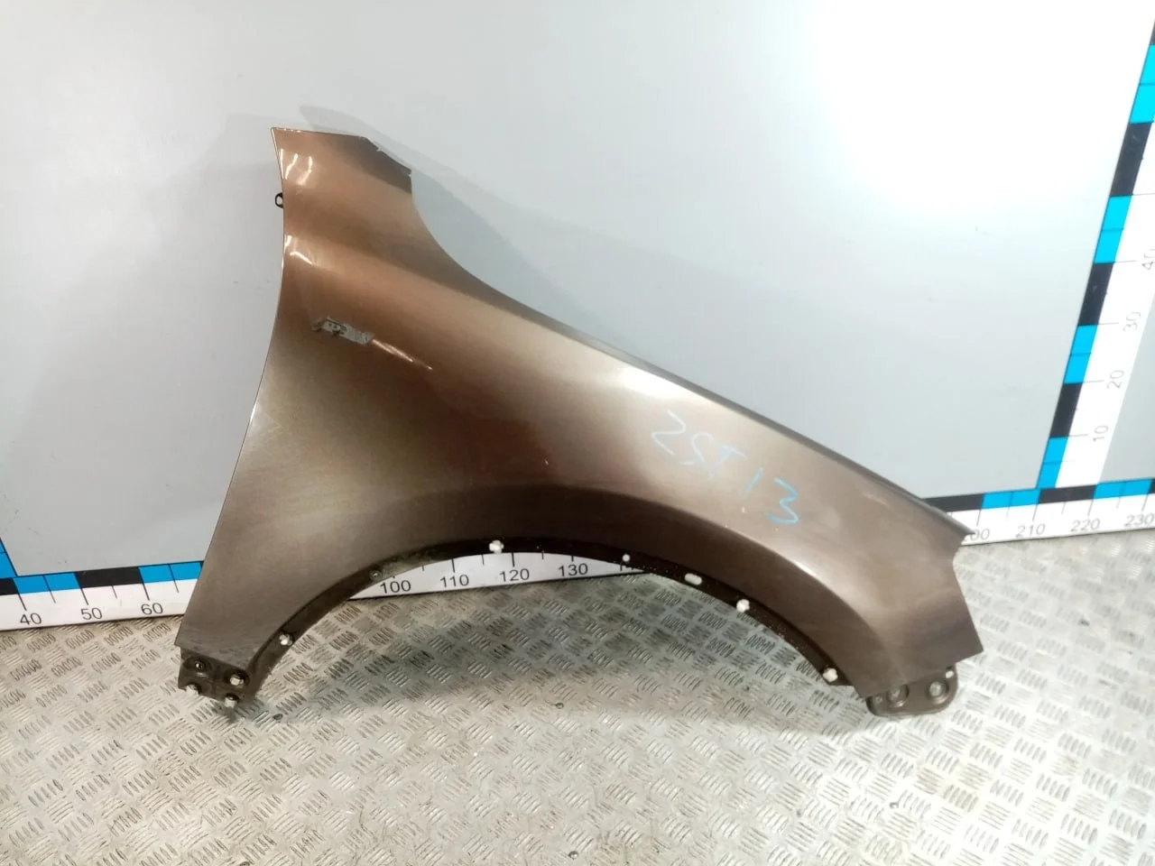 [Б/У] Крыло переднее правое - (Состояние: незначительные вмятинки) [ХОРОШЕЕ] [Код: 00648708 ]
