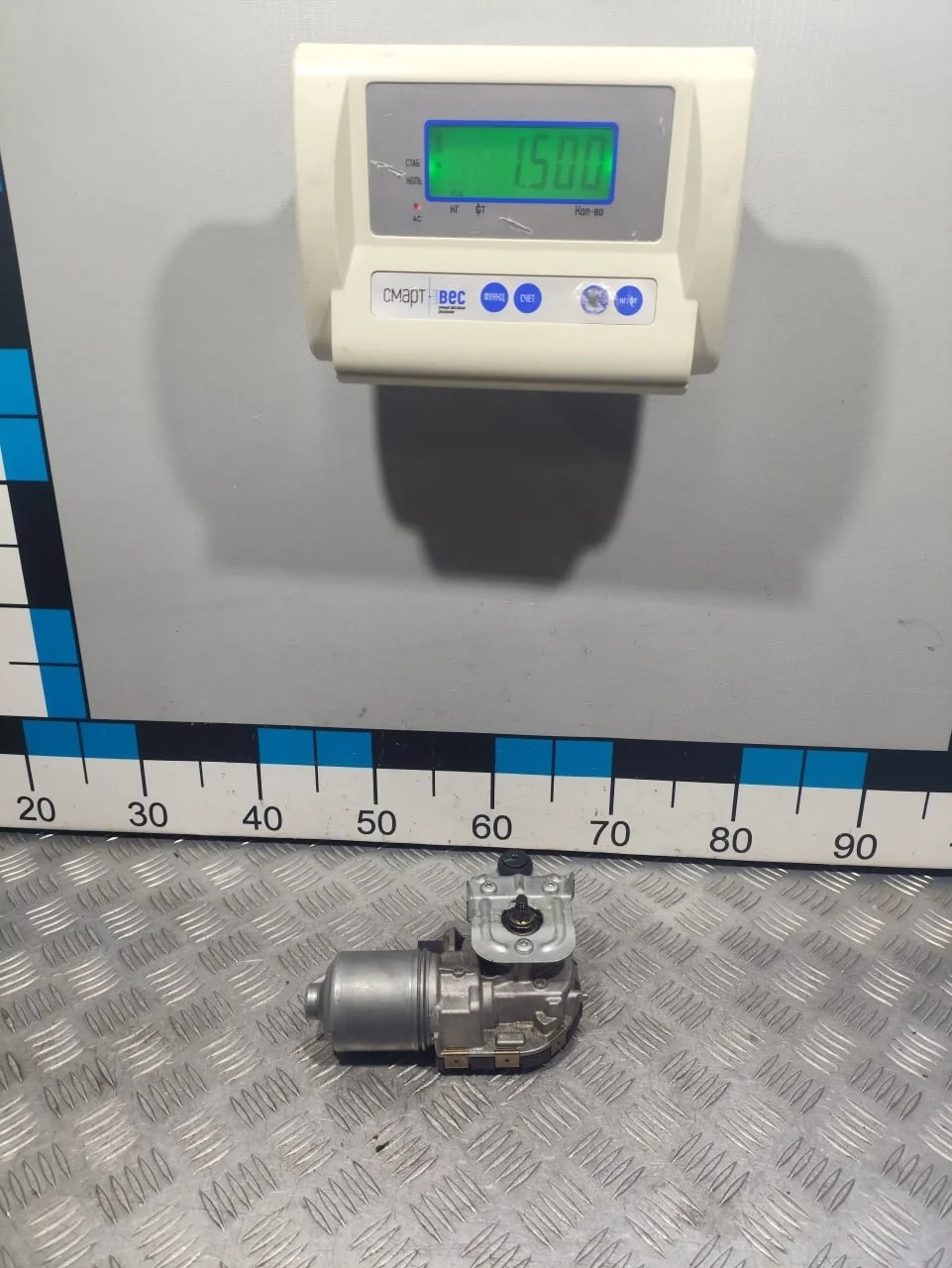 [ЧАСТЬ Б/У] Трапеция стеклоочистителей - Только мотор трапеции [Код: 00648893 ]