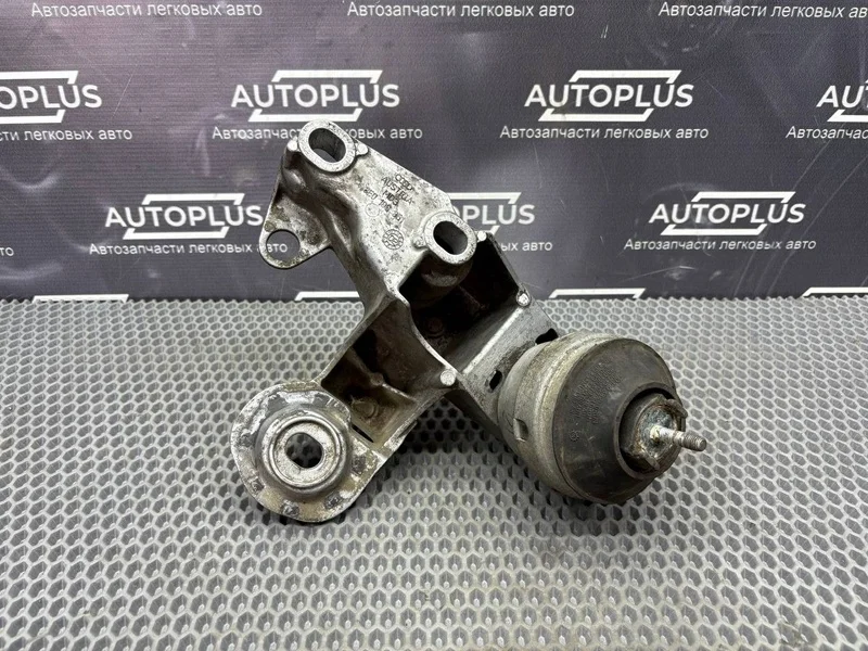 Опора двигателя Volkswagen Passat B5 8E0199351 СЕДАН 1.8 AWM, левая