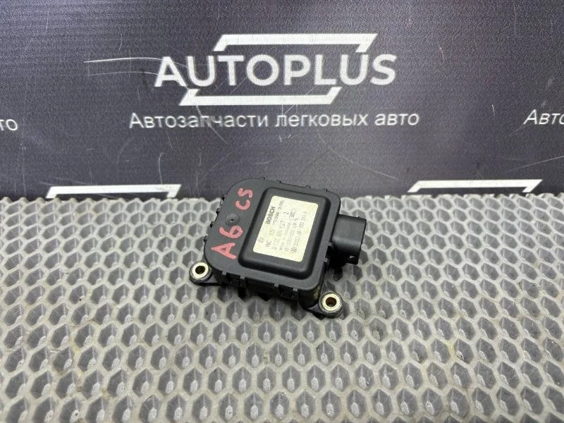 Сервопривод заслонки печки Audi A6 4B1820511A 2.4 ALF