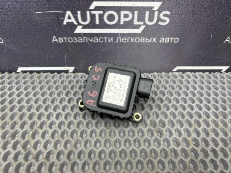 Сервопривод заслонки печки Audi A6 4B1820511K 2.4 ALF