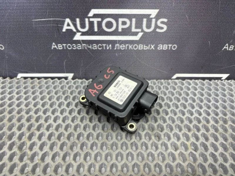 Сервопривод заслонки печки Audi A6 4B1820511C 2.4 ALF