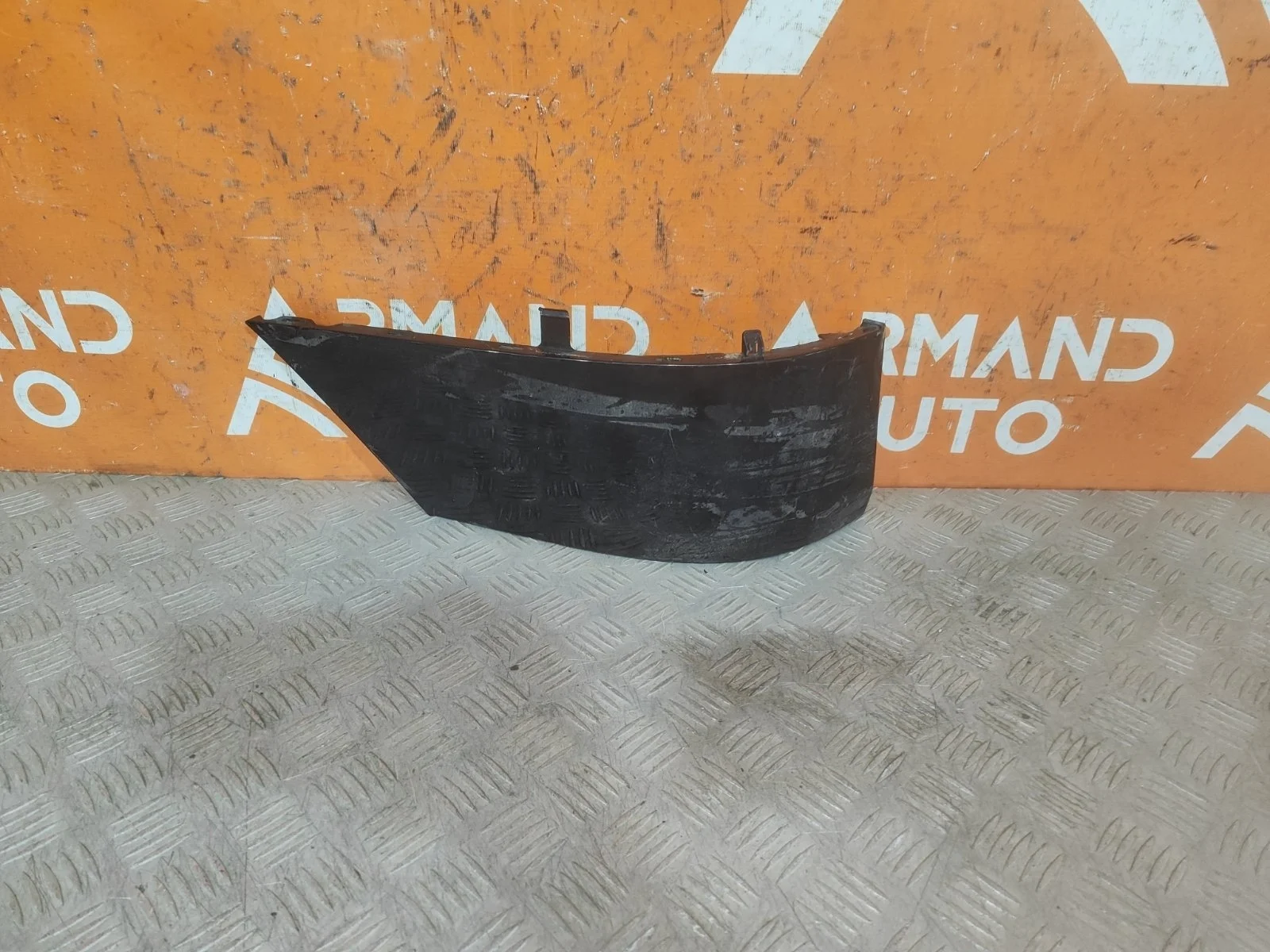 Накладка бампера Lexus LX 2015-2023 URJ200