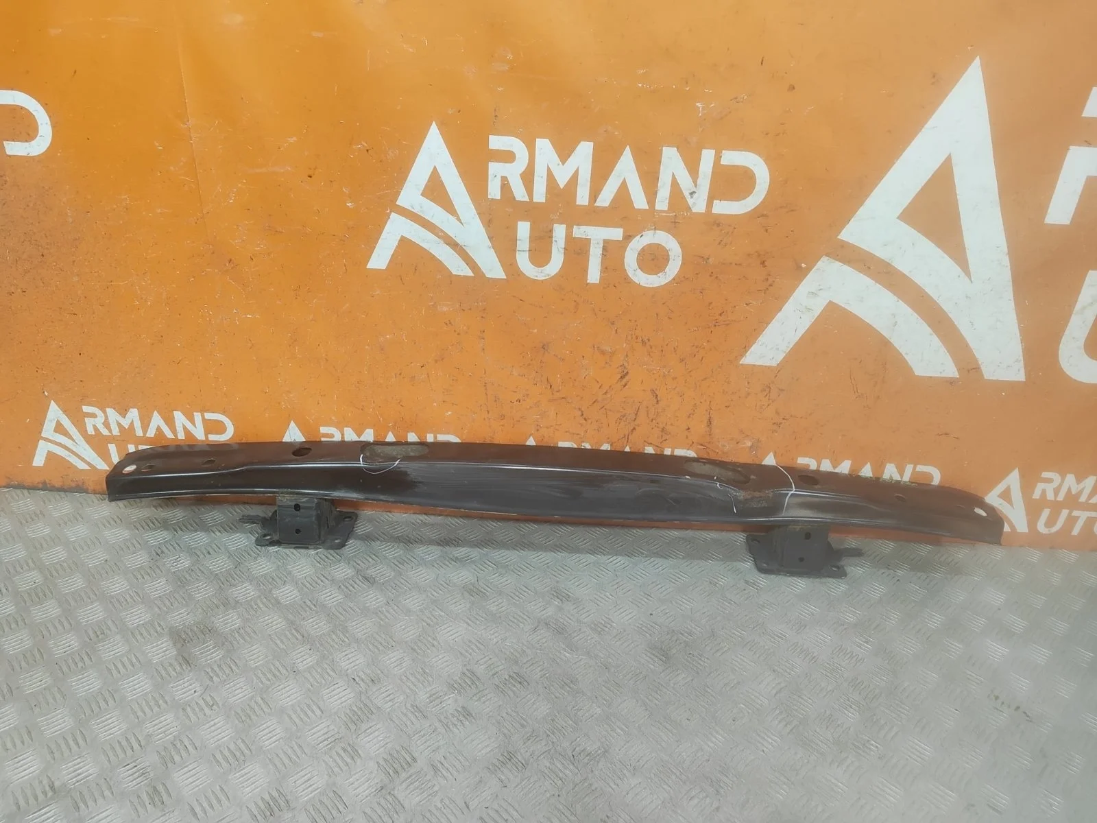 Усилитель бампера Volkswagen Transporter 2015-нв T6