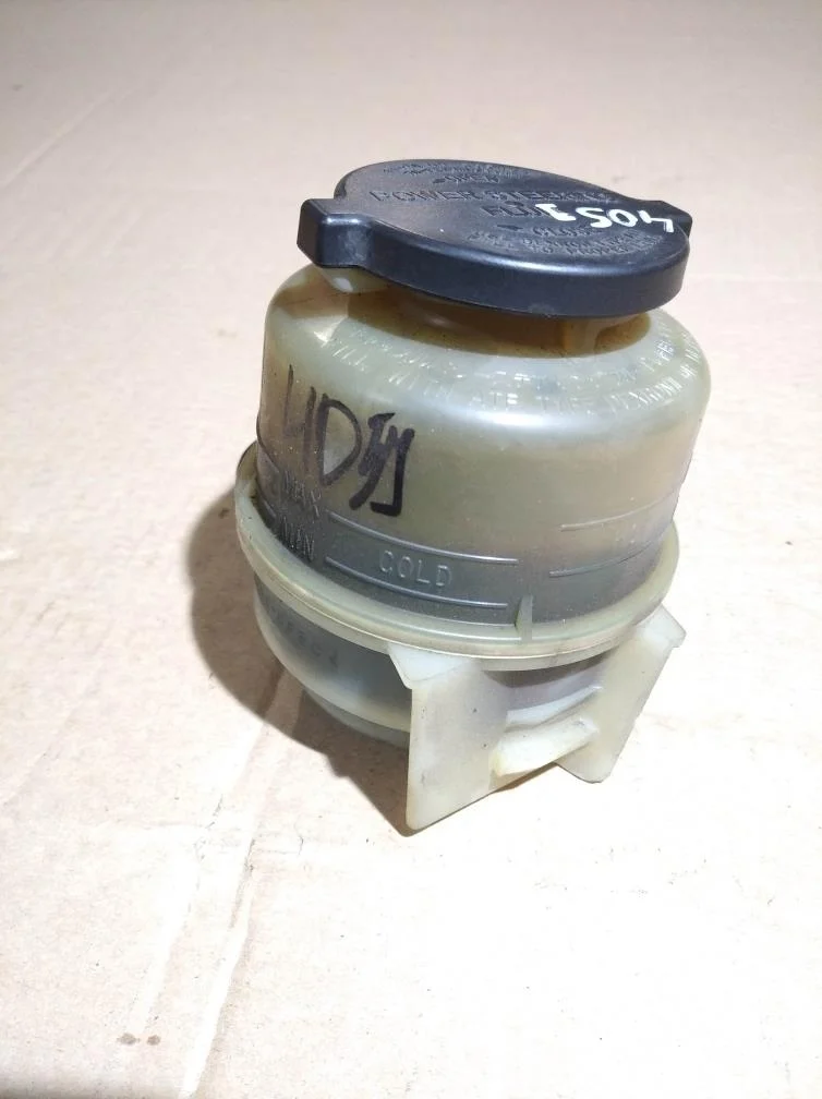 Б.у. бачок гидроусилителя TOYOTA CAMRY V40 ACV40 TOYOTA CAMRY V40 ACV40