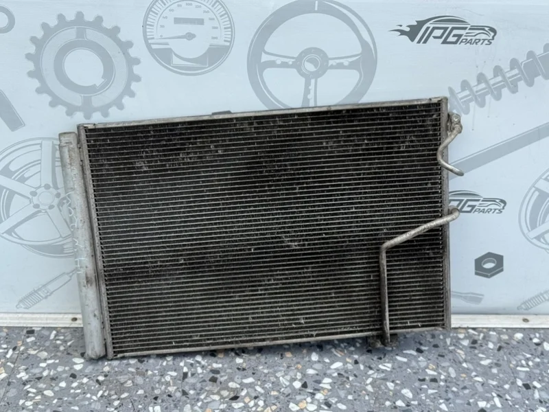 Радиатор кондиционера Mercedes-benz 2010 W204