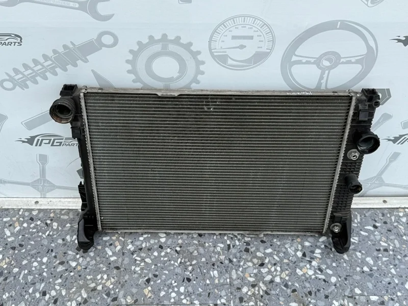 Радиатор основной Mercedes-benz 2010 W204