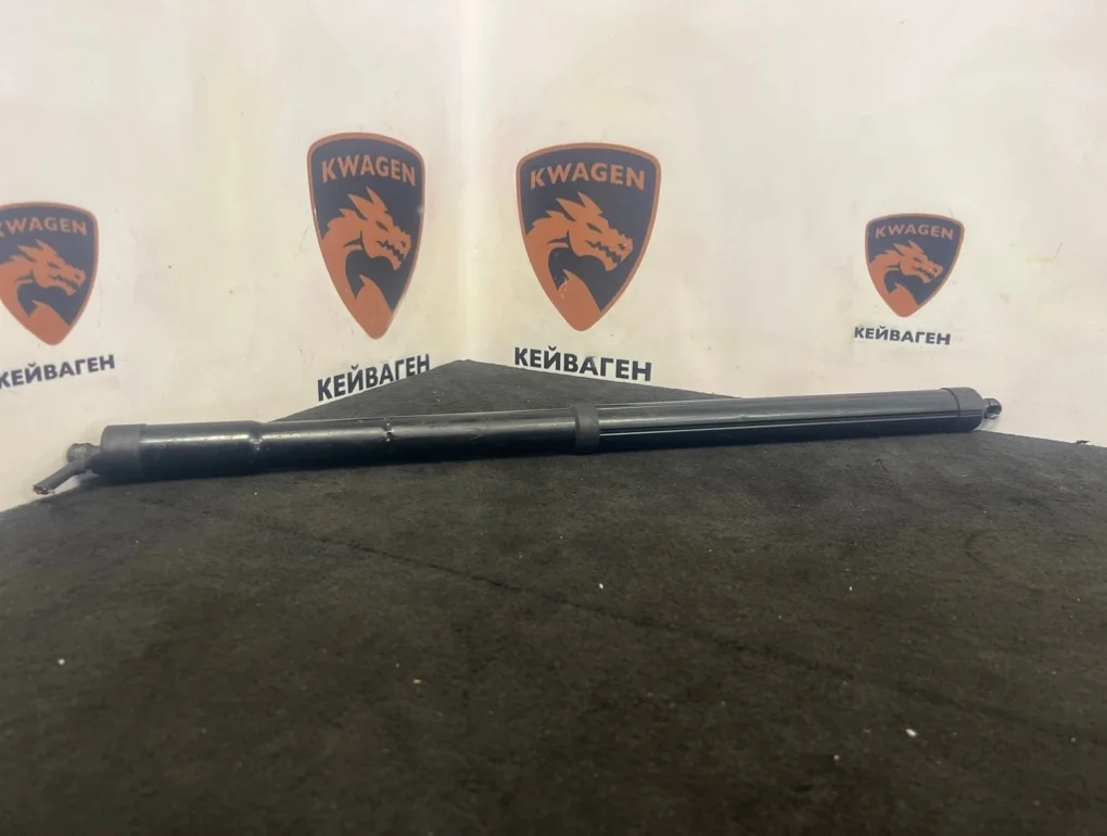 Амортизатор двери багажника Volkswagen Touareg 2011 7P