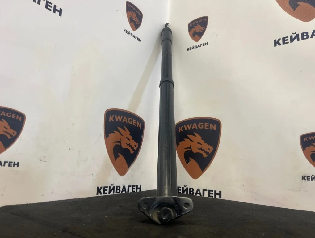 Амортизатор двери багажника Volkswagen Touareg 2011 7P