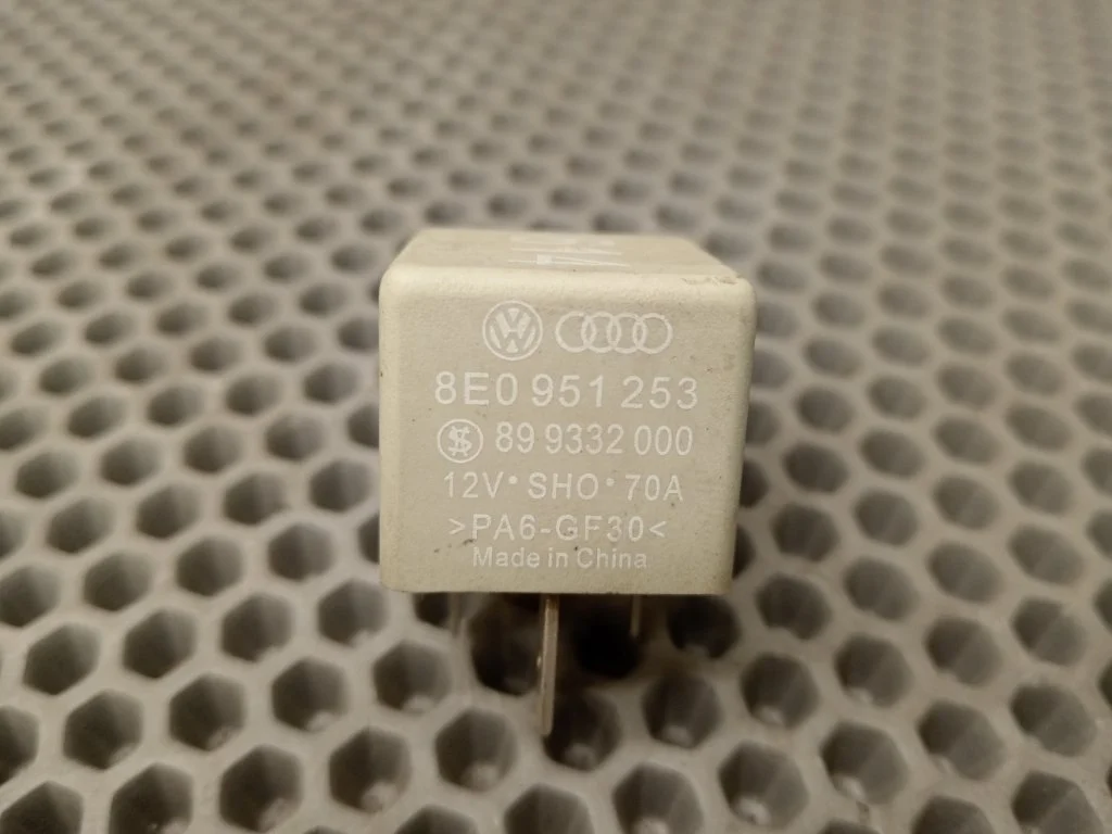 Реле Audi A6 2009 C6