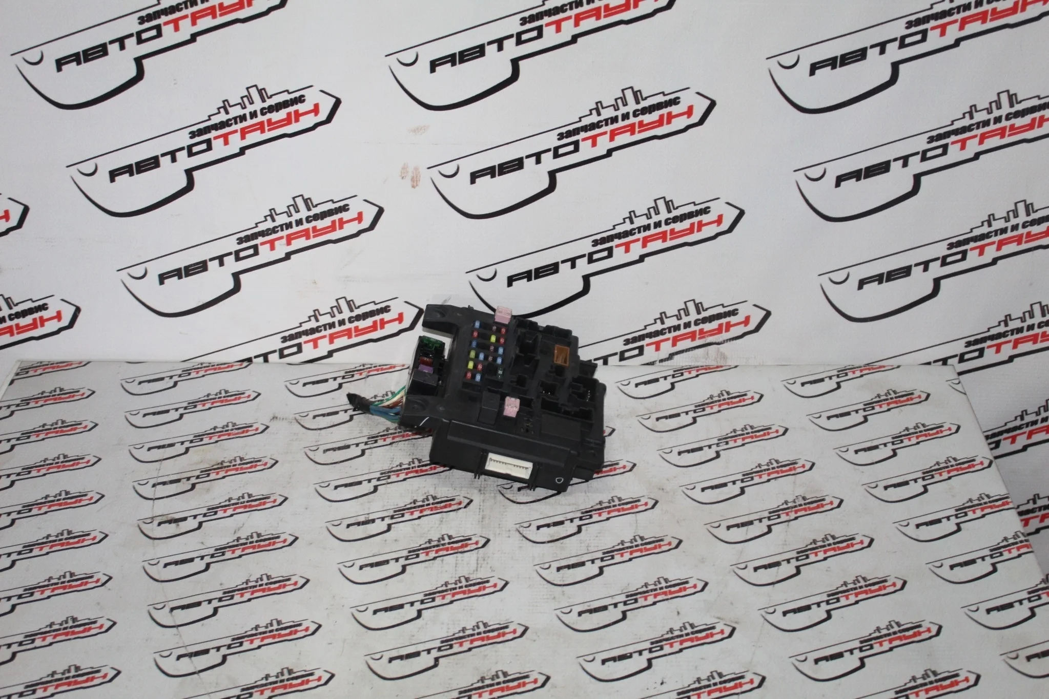 БЛОК ПРЕДОХРАНИТЕЛЕЙ MITSUBISHI 8637A313