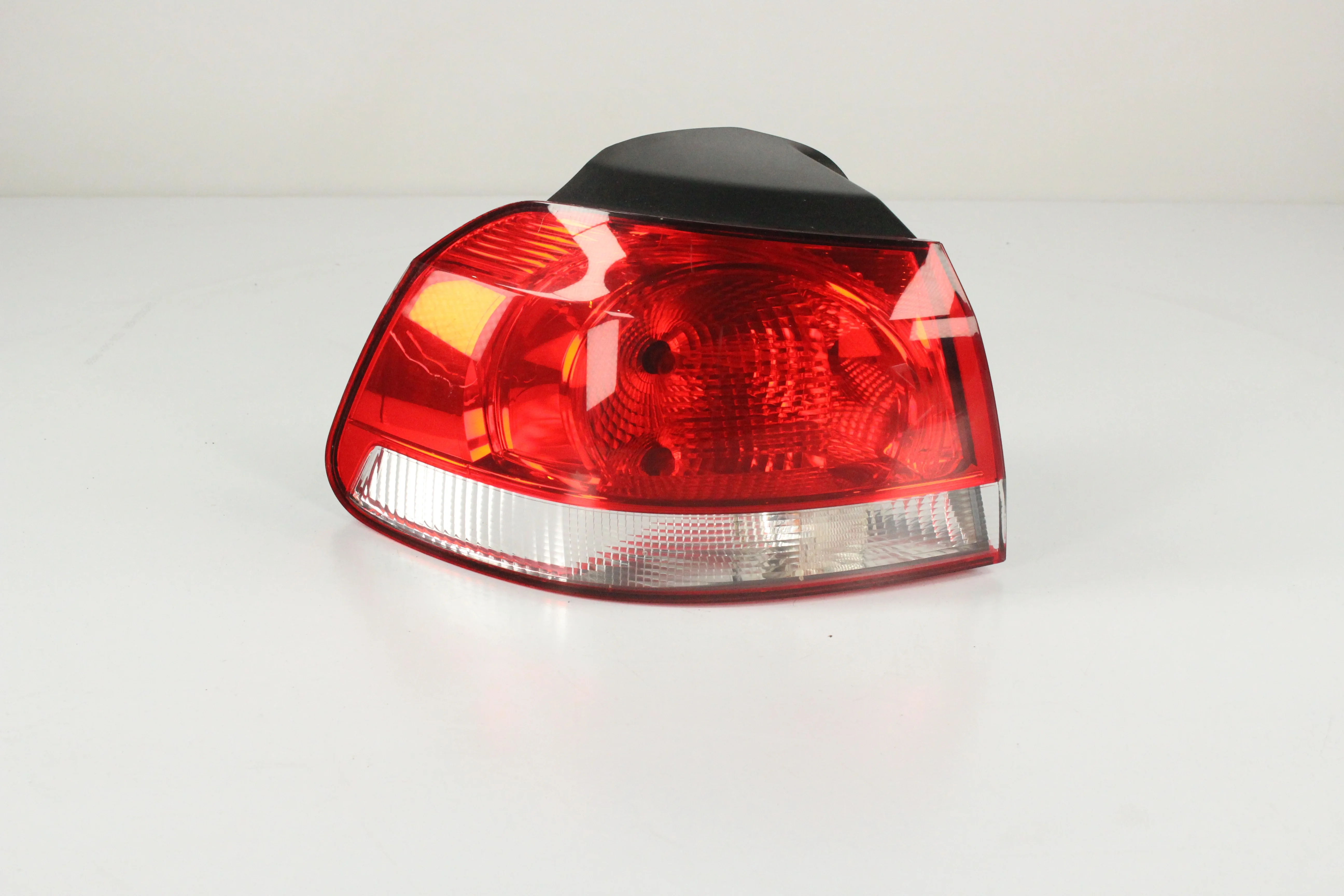 ФОНАРЬ VOLKSWAGEN ЛЕВО 5K0945095E TA1187