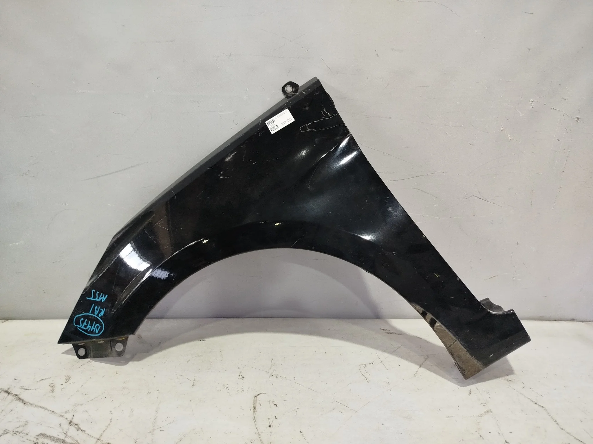 КРЫЛО HYUNDAI ACCENT SOLARIS 663114L050 ПЕРЕДНЕЕ ЛЕВОЕ  черный DY475