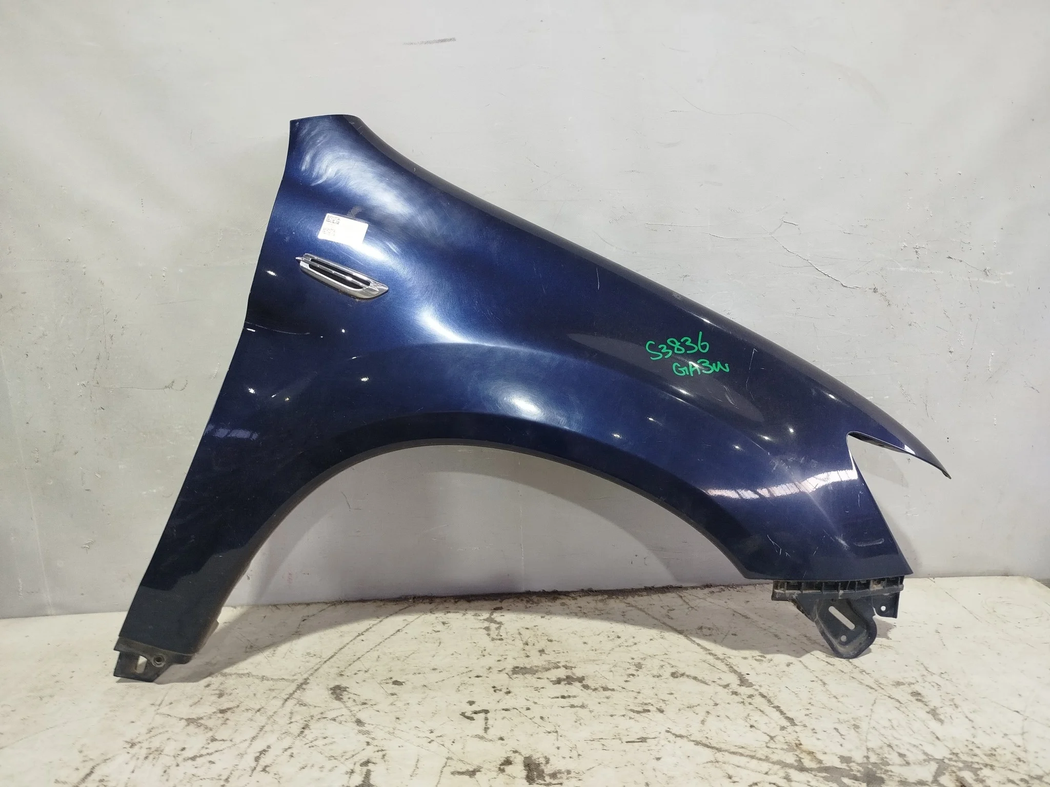 КРЫЛО MITSUBISHI 5220F466 ПЕРЕД ПРАВО синий, D14 S3836