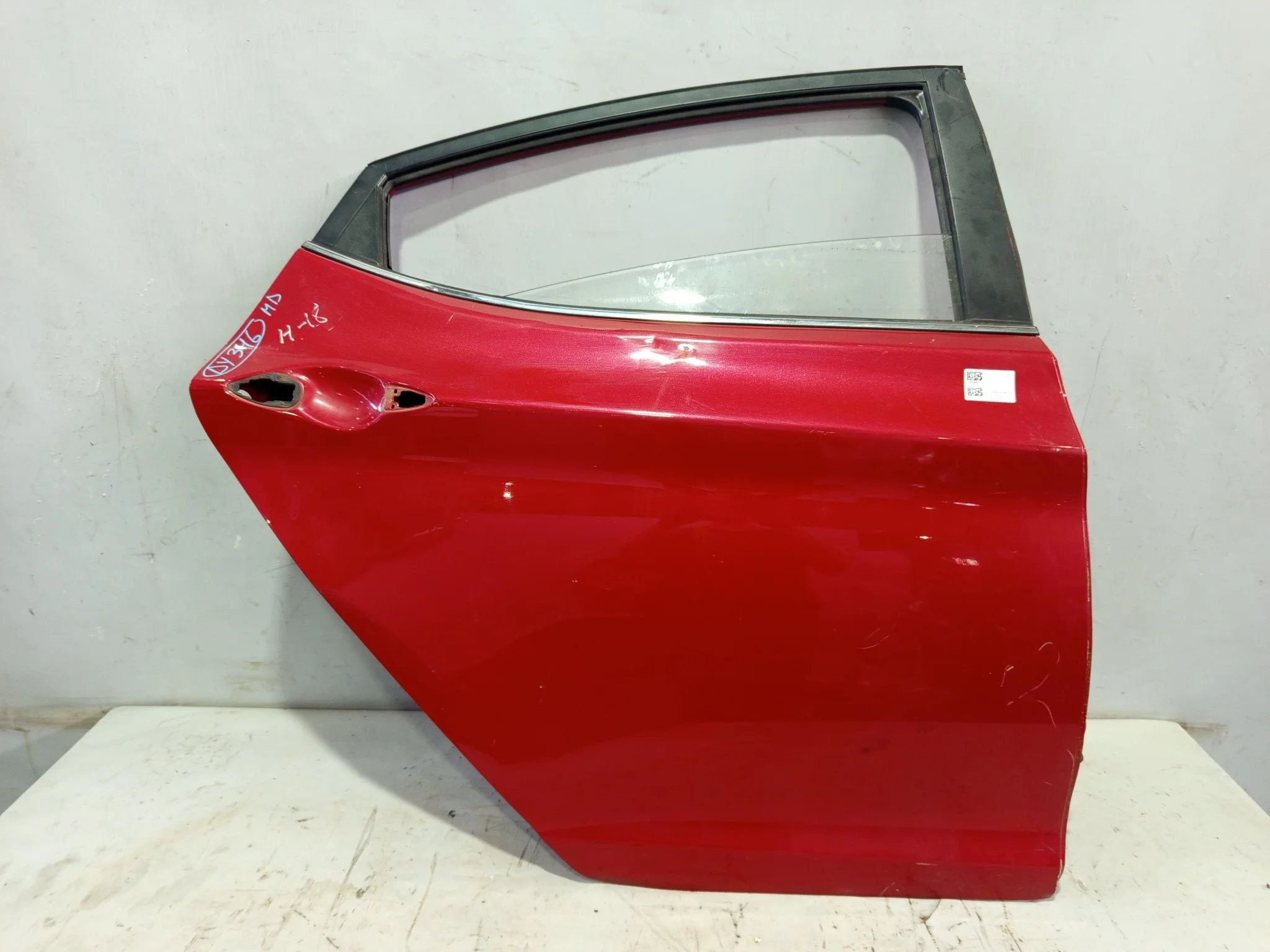 ДВЕРЬ HYUNDAI AVANTE ELANTRA 770043X001 ЗАДНЯЯ ПРАВАЯ красный DY346