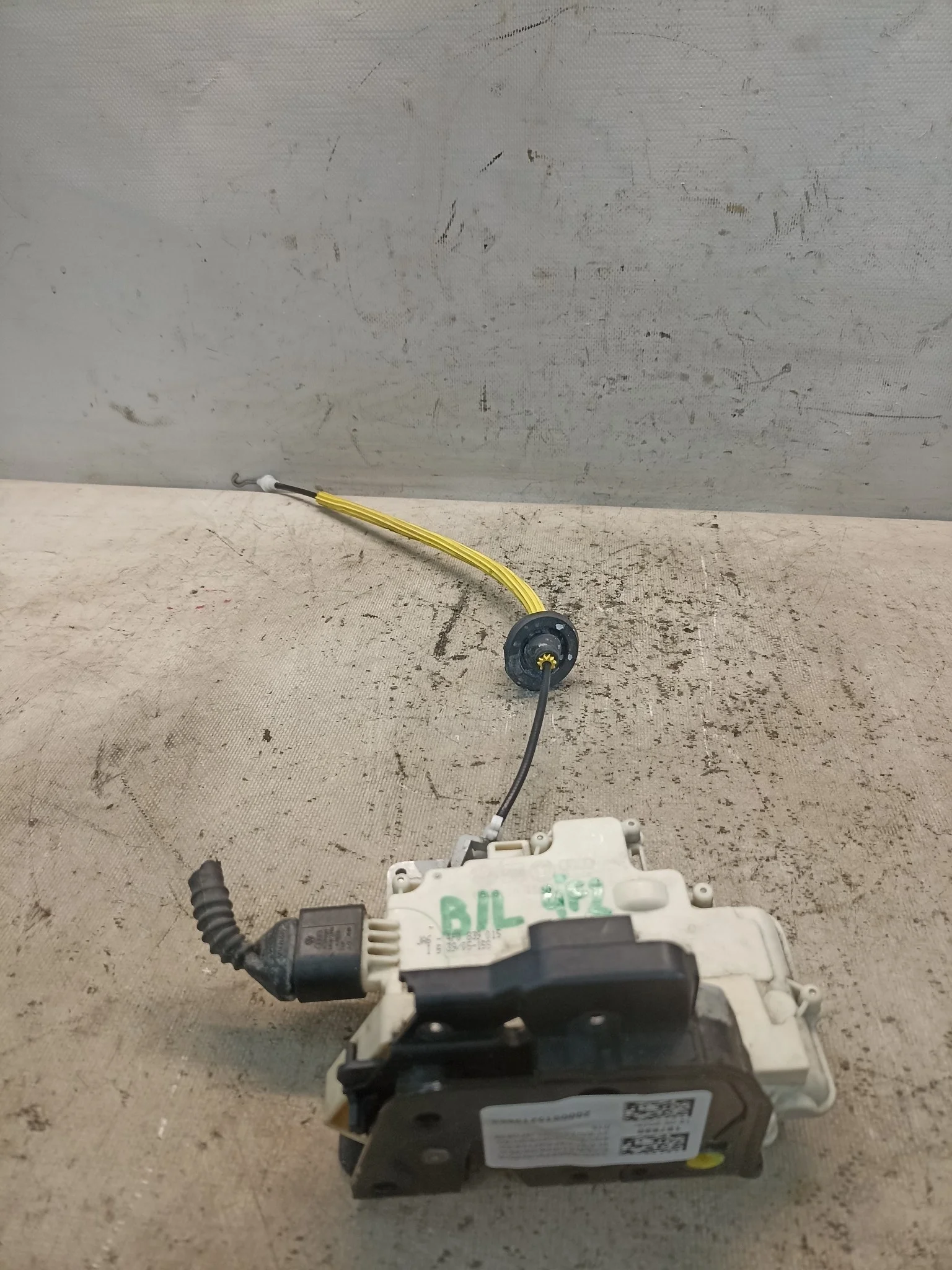 ЗАМОК ДВЕРИ AUDI ЗАД ЛЕВО 4F0839015