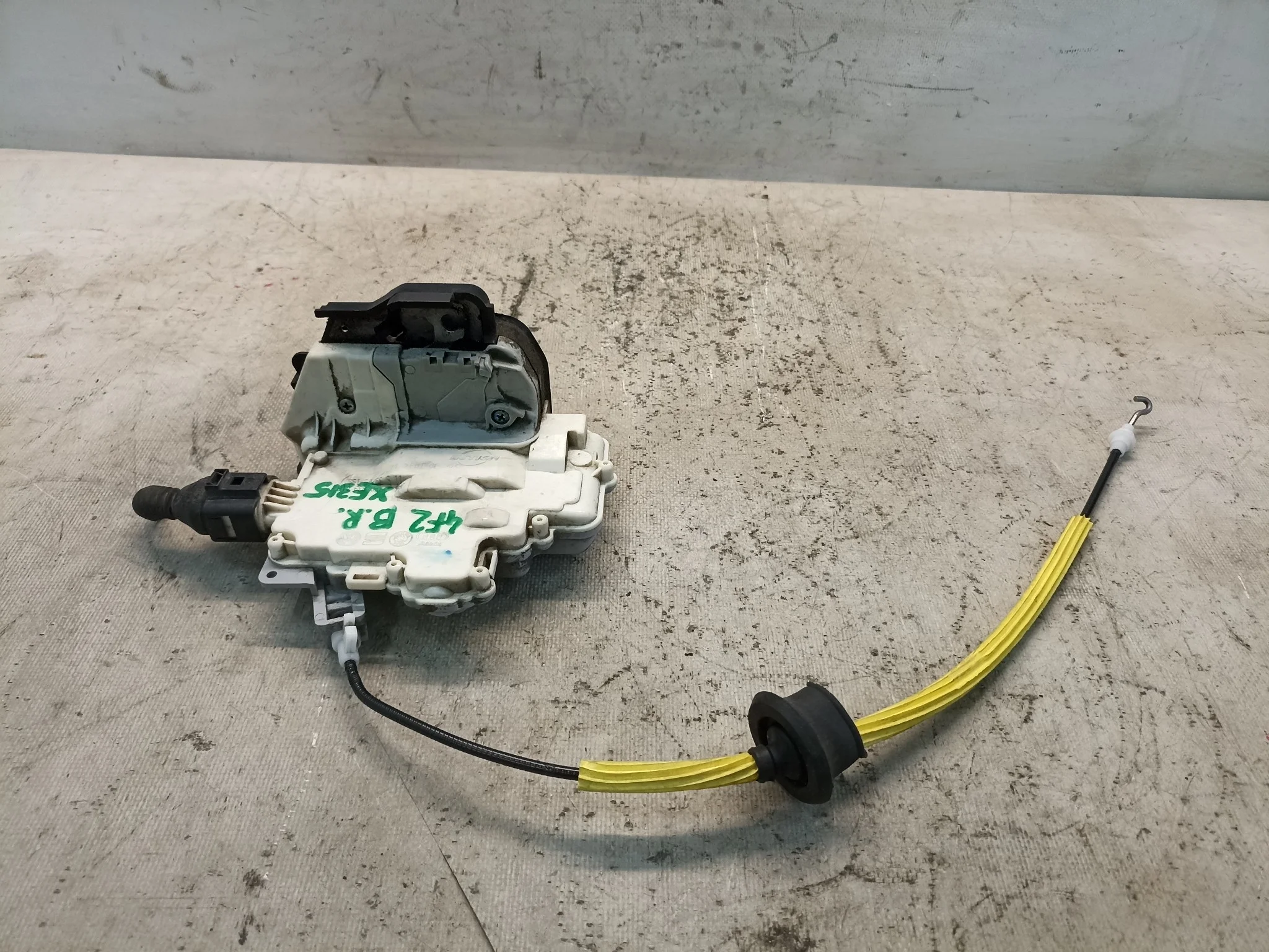 ЗАМОК ДВЕРИ AUDI A6 A8 RS3 RS6 S6 4E2 4E8 4F2 4F5 4FH 4G2 4G5 4GC 4GD 4GH 4GJ C6 C7 D3 ЗАДНИЙ ПРАВЫЙ 4F0839016