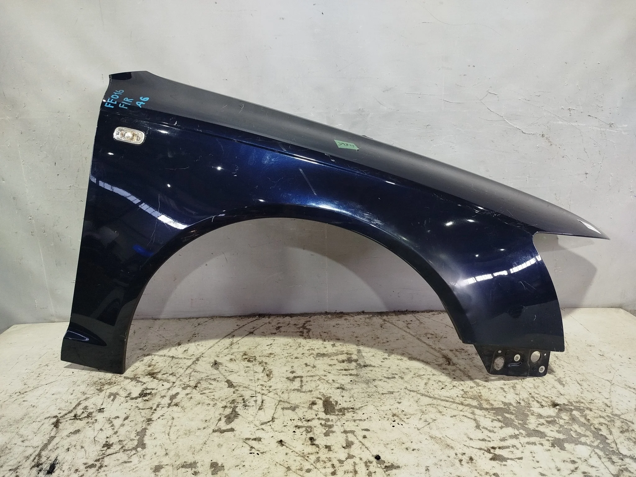 КРЫЛО AUDI A6 4F2 4F5 C6 4F0821104A ПЕРЕДНЕЕ ПРАВОЕ 1 МОДЕЛЬ черный, LZ5D FE016