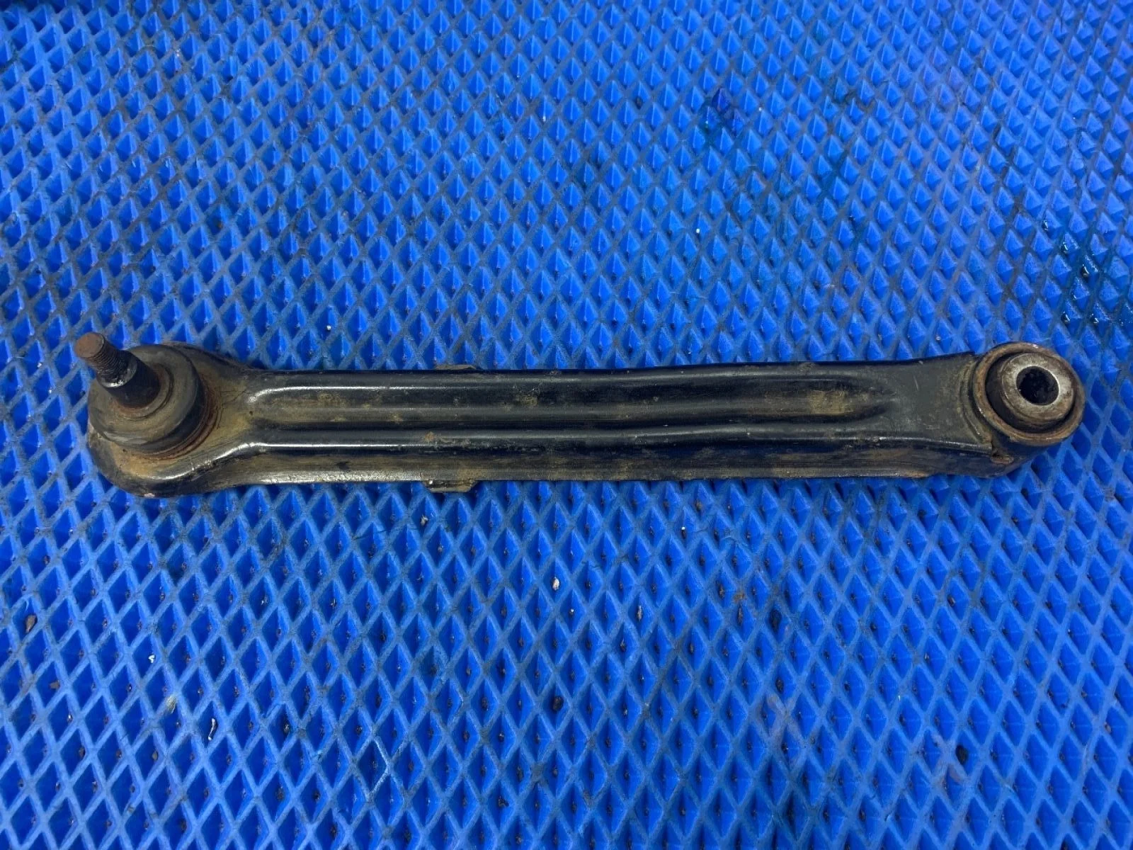 Рычаг задний Mitsubishi Pajero IV (2006—2011) б.у
