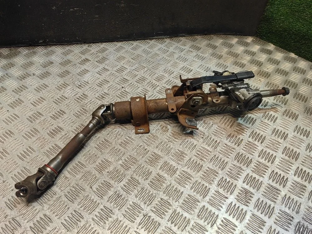 Рулевая колонка Mitsubishi Carisma