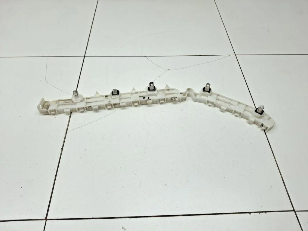 Кронштейн заднего бампера левый Mitsubishi Outlander 3 2014 GF