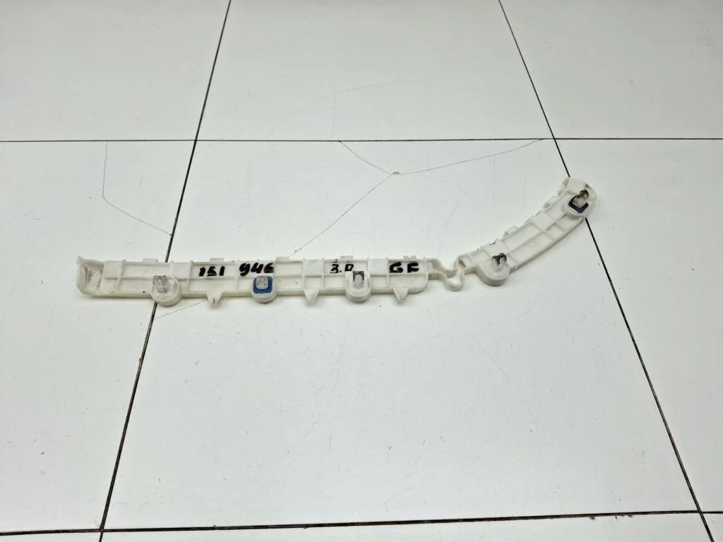 Кронштейн заднего бампера правый Mitsubishi Outlander 3 2014 GF