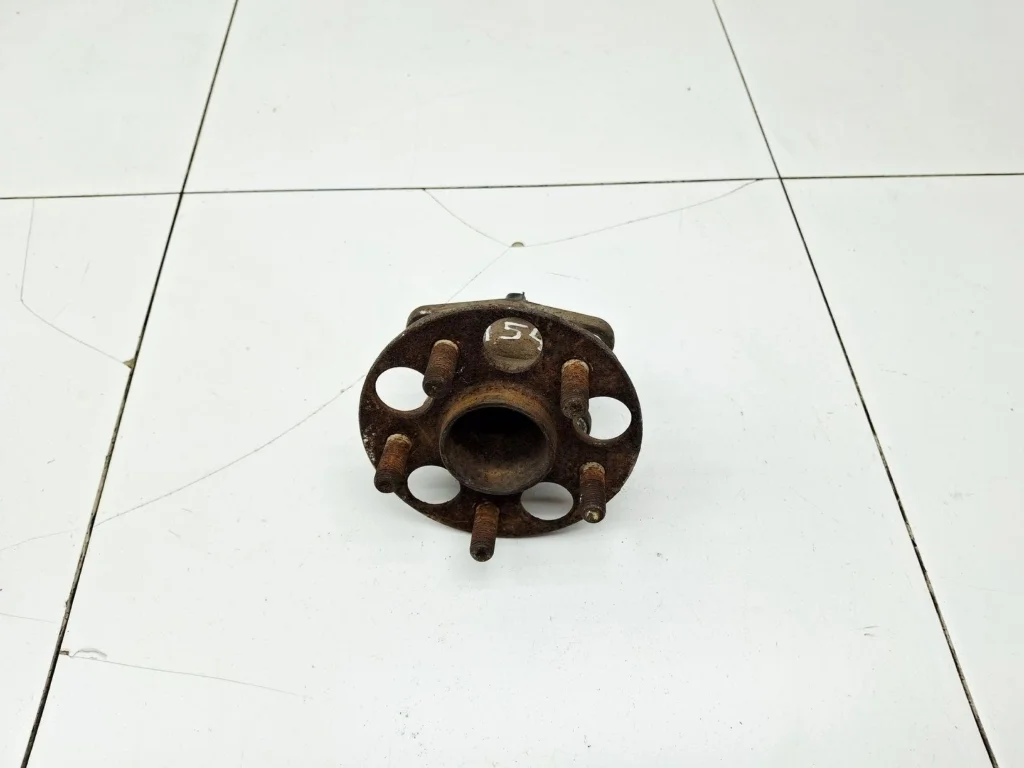 Ступица задняя Toyota Corolla E150