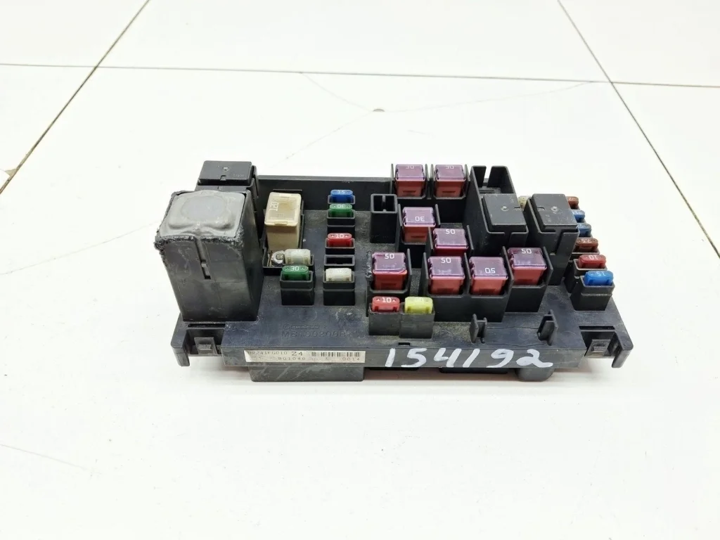 Блок предохранителей Subaru Forester S12, SH