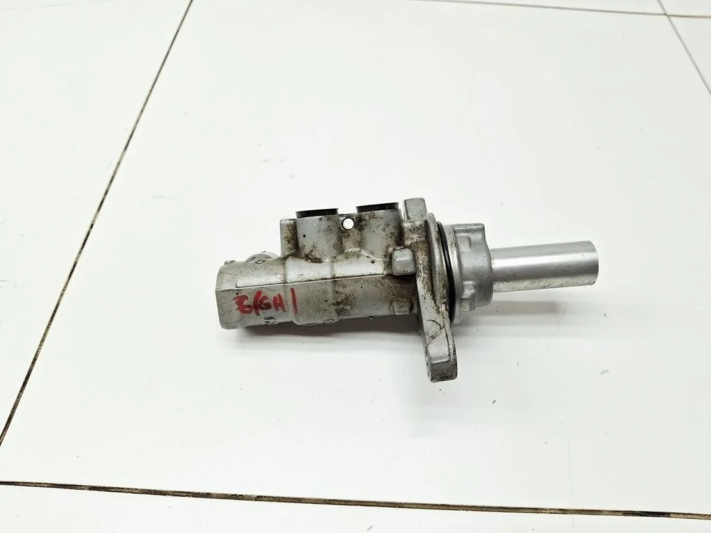 Цилиндр тормозной главный Mazda 6 2009 GH