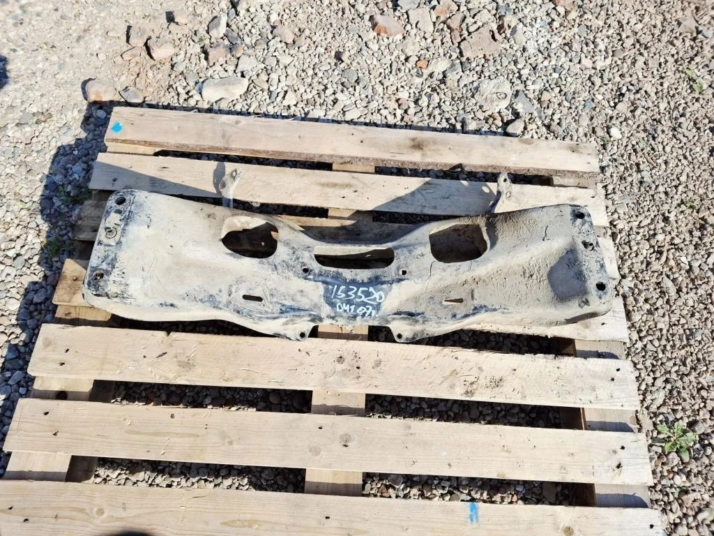 Подрамник Subaru Outback B13, BP