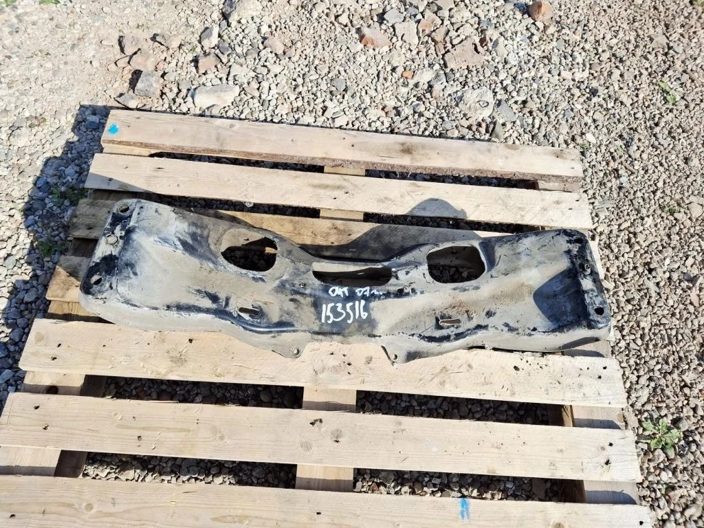 Подрамник Subaru Outback B13, BP