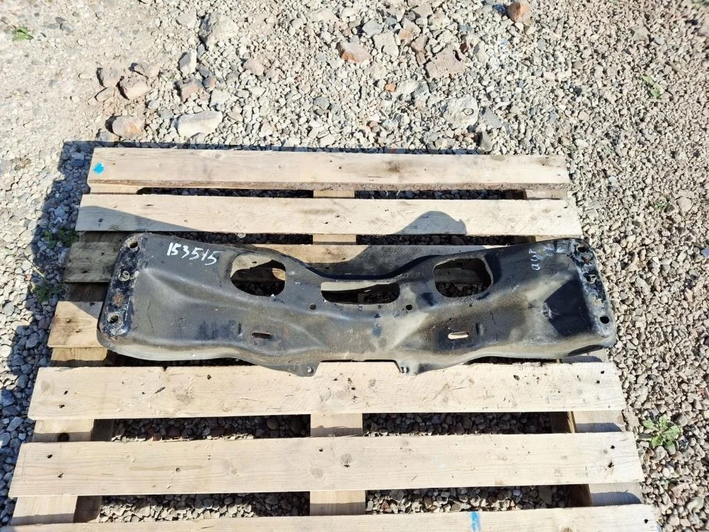 Подрамник Subaru Outback B13, BP