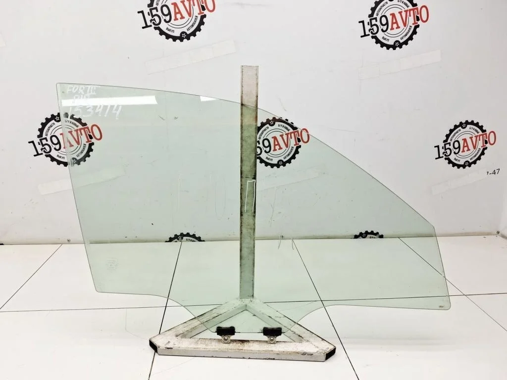 Стекло двери передней правой Subaru Forester S12, SH